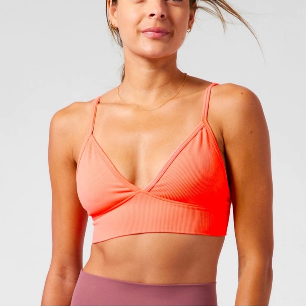NWT Athleta aurora triangle bra. D-DDD. Coral.